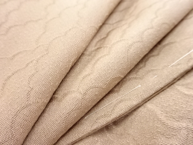  未使用品　雲模様織出し暈し色無地着物